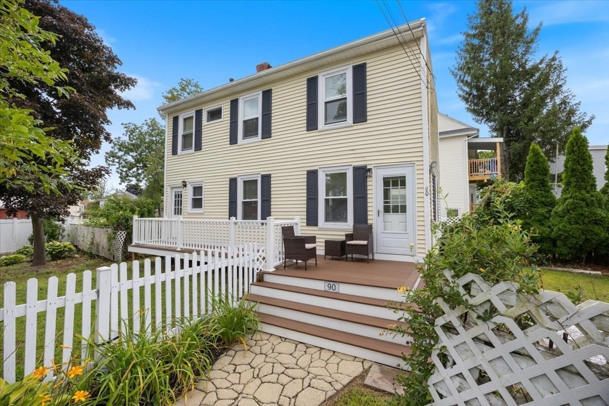 90 Middlesex St Property Photo 1