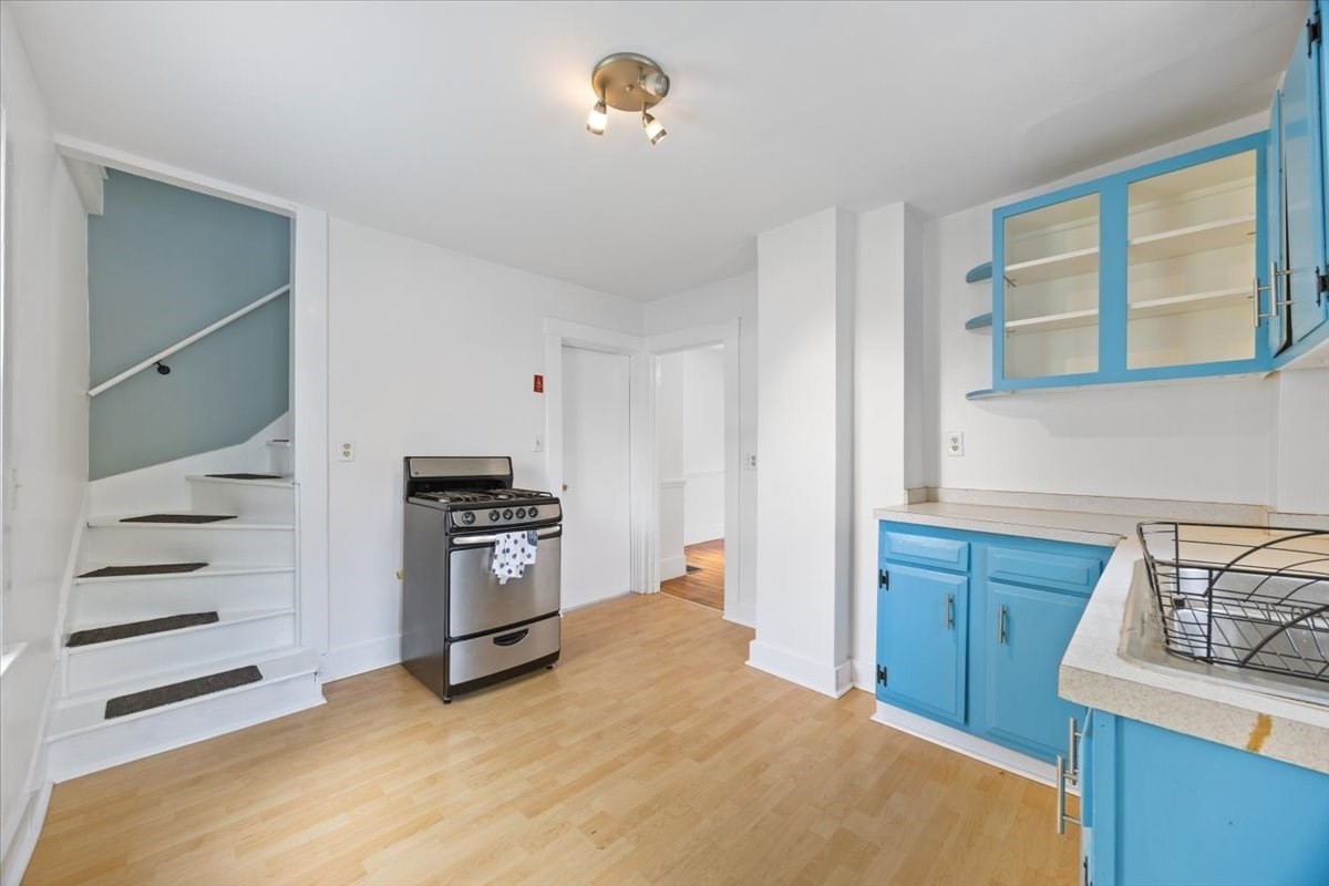 90 Middlesex St Property Photo 8