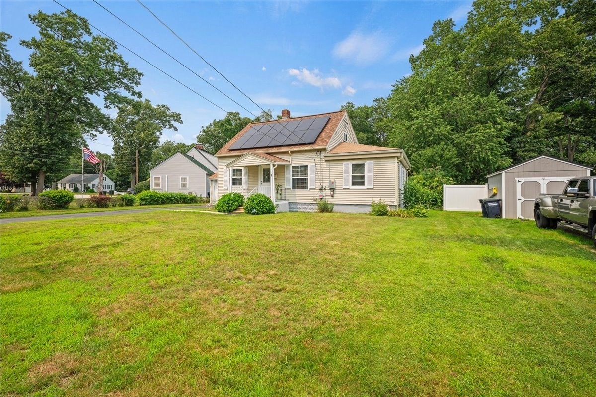 6 Oakwood Ave Property Photo 3