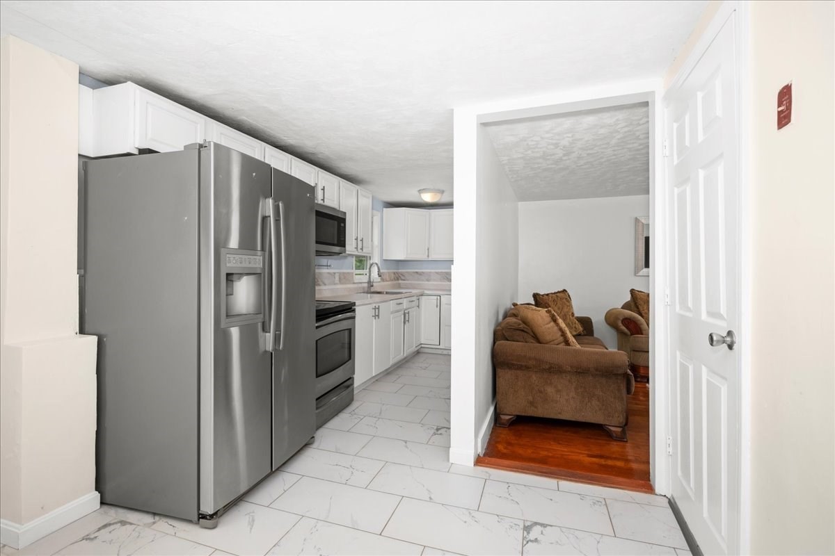 6 Oakwood Ave Property Photo 8