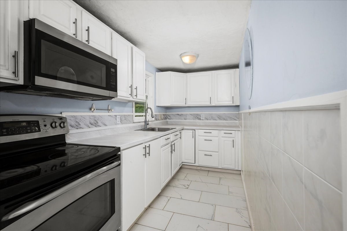 6 Oakwood Ave Property Photo 9