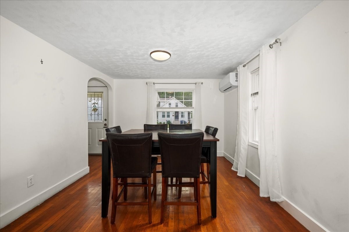 6 Oakwood Ave Property Photo 16