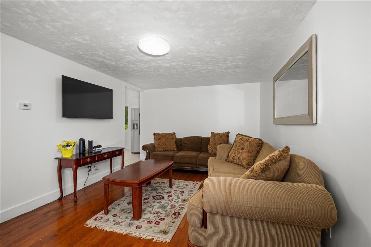 6 Oakwood Ave Property Photo 17