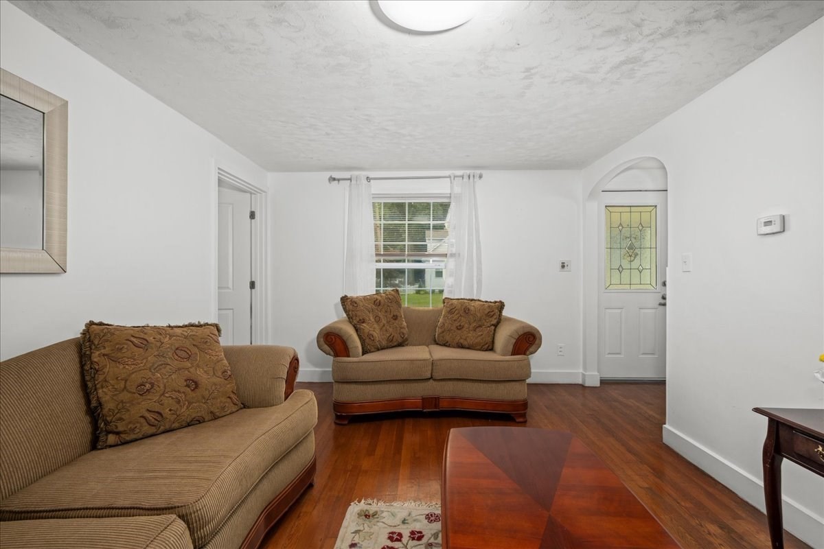 6 Oakwood Ave Property Photo 18