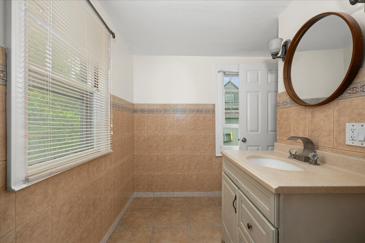 6 Oakwood Ave Property Photo 22