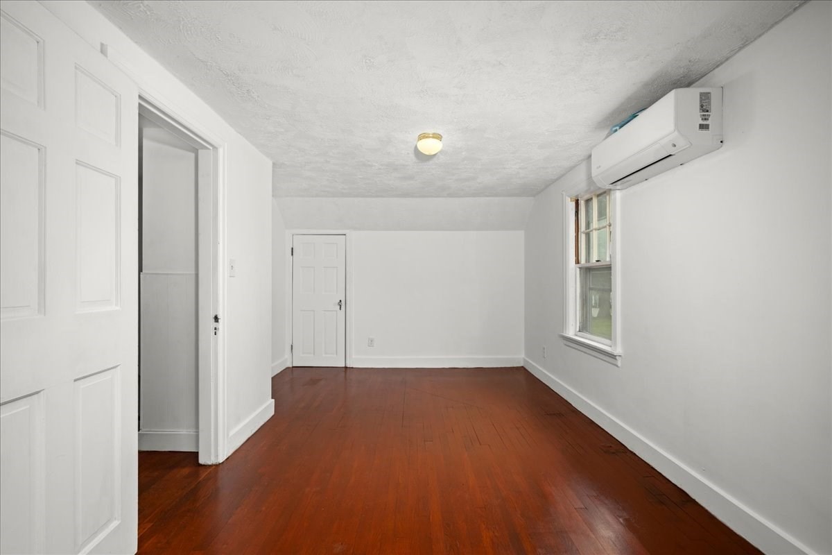 6 Oakwood Ave Property Photo 28