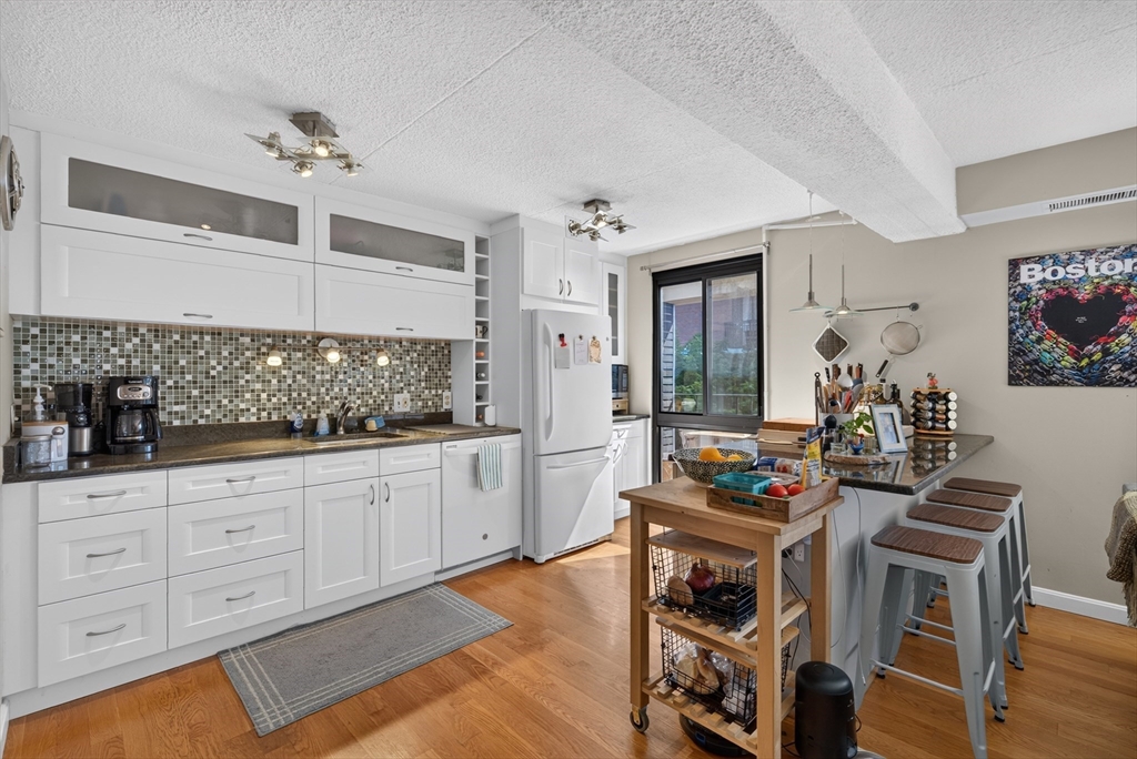 55 Sewall Ave Property Photo 7
