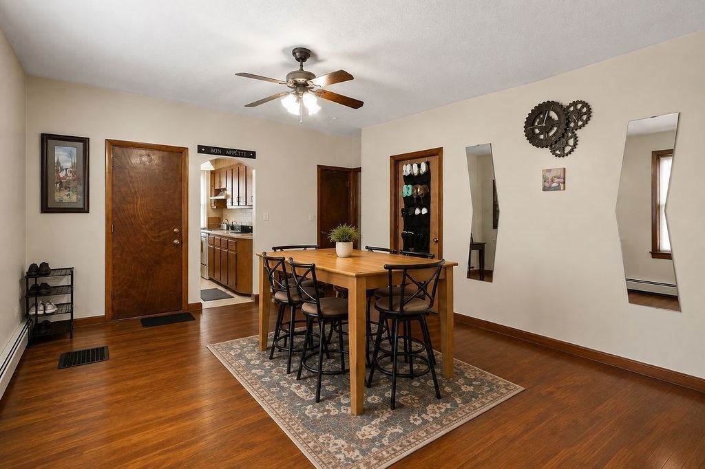 320 Davis Street Property Photo 5