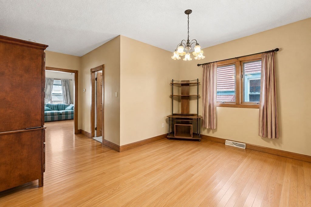 320 Davis Street Property Photo 6