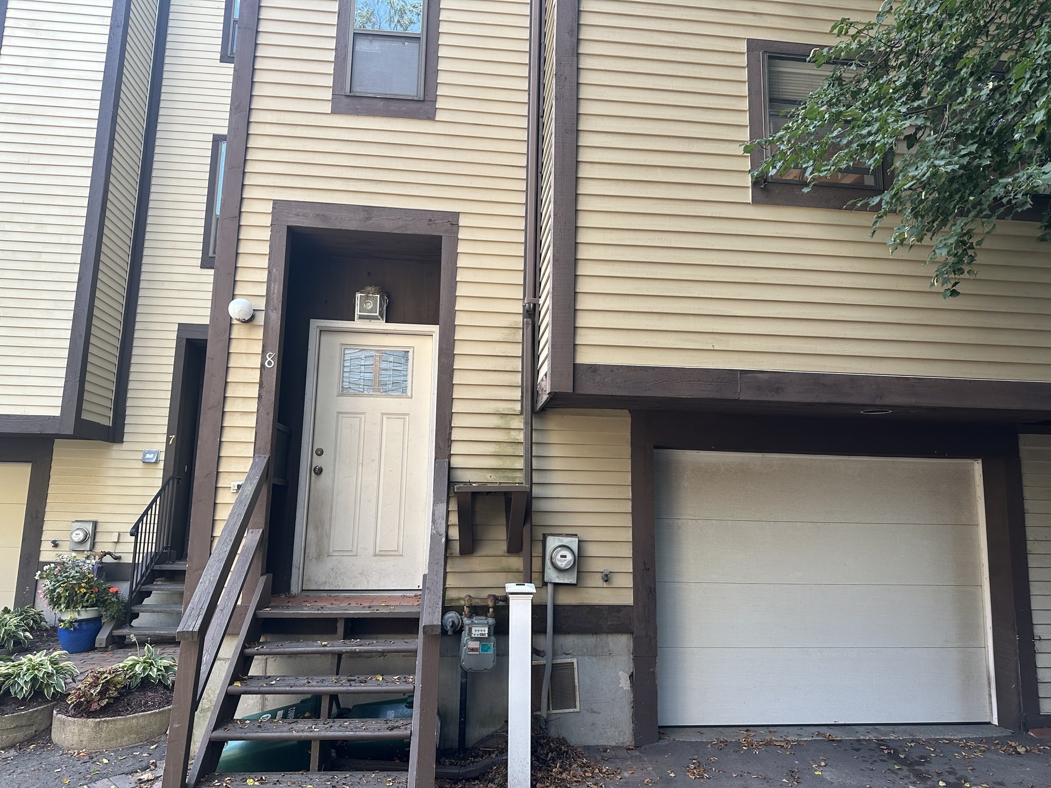 36 Irving St # 8 Property Photo 1