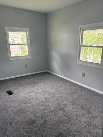 22 Thayer Dr Property Photo 5