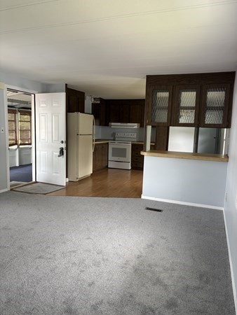22 Thayer Dr Property Photo 9