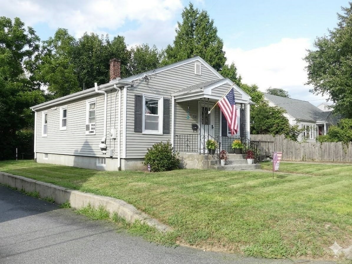 118 Randolph Ave Property Photo 3
