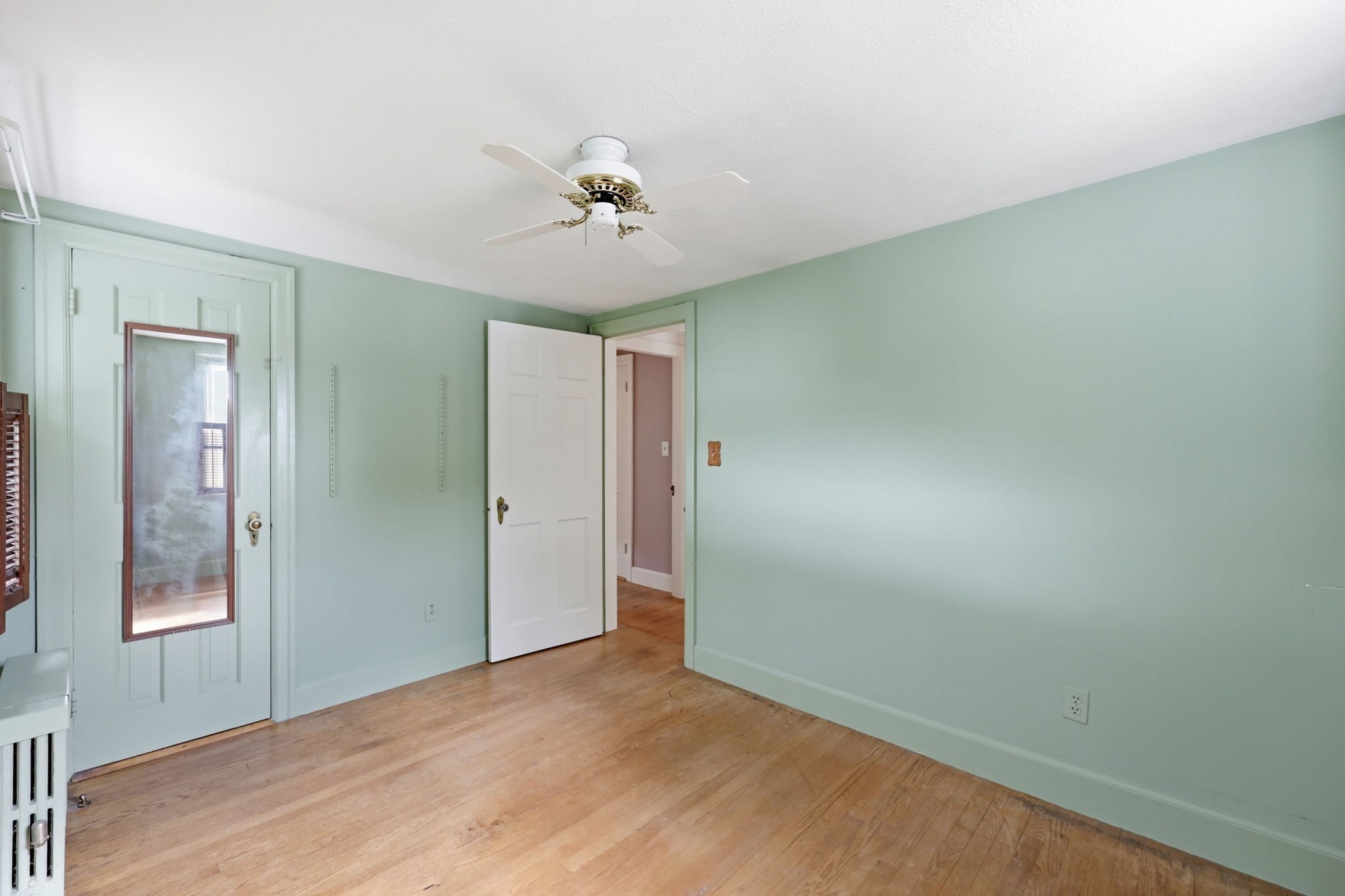 250 Gillette Ave Property Photo 30