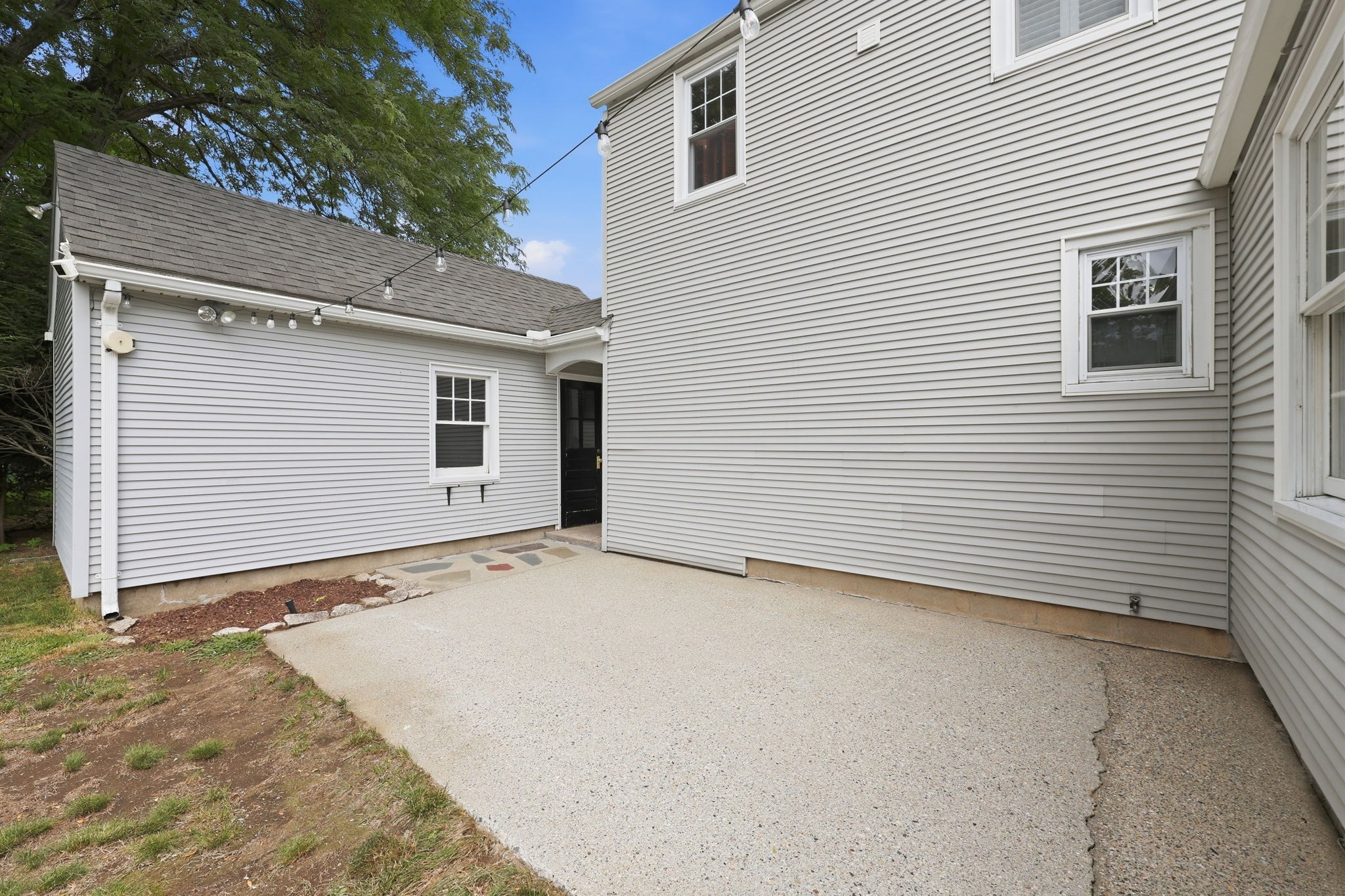 250 Gillette Ave Property Photo 42