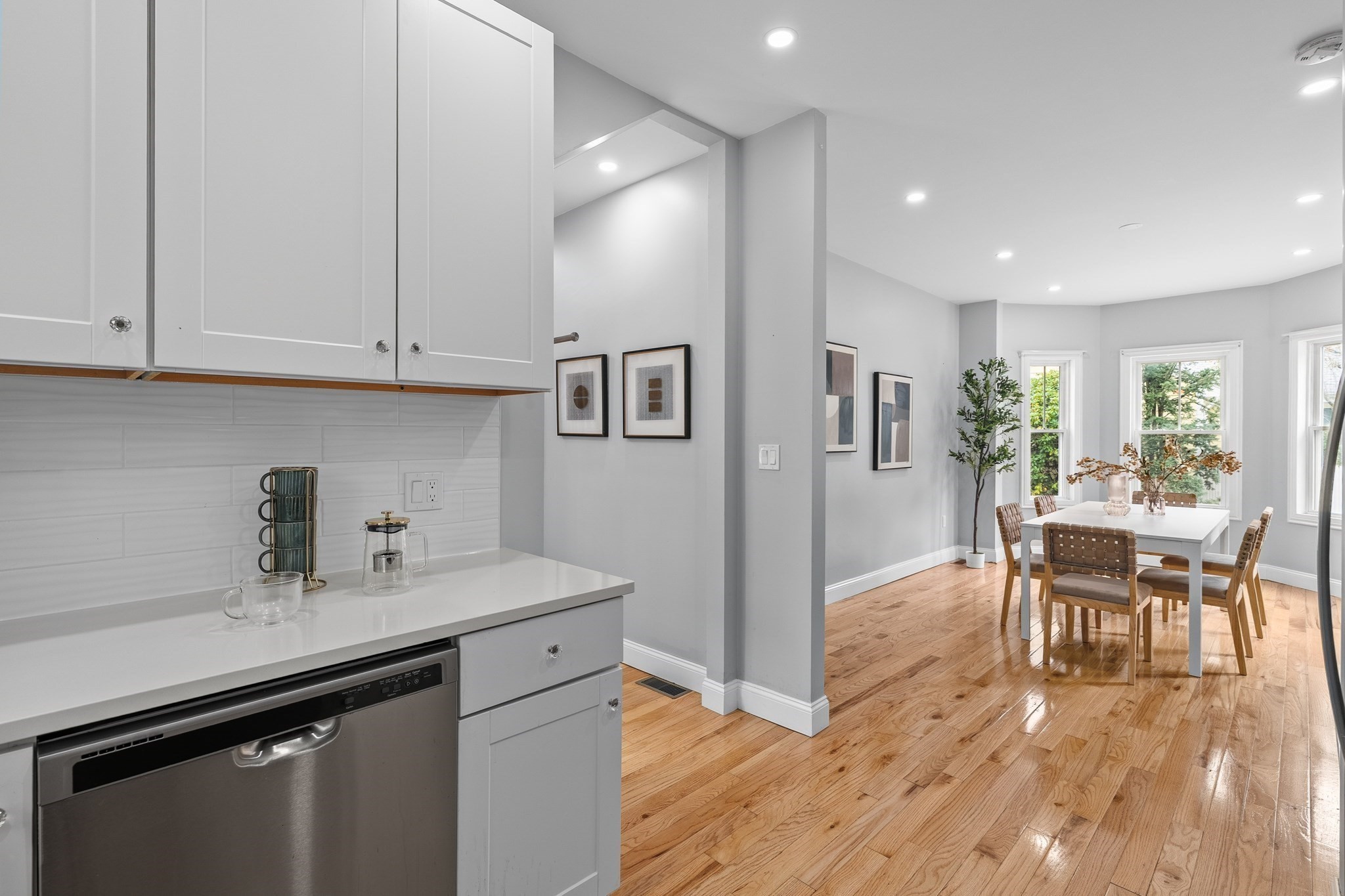 545 Washington St Property Photo 6