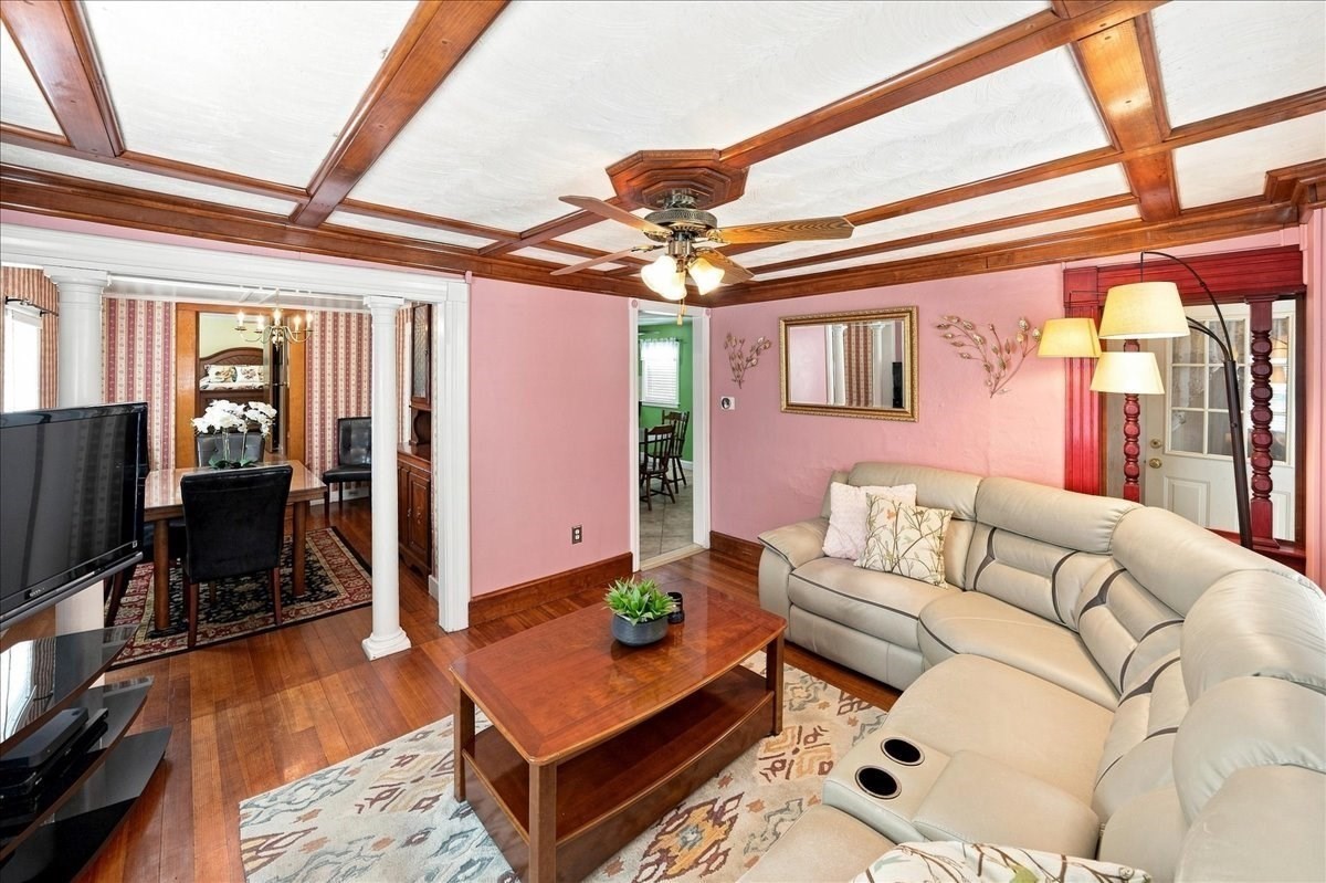 9 Oliver Street Property Photo 7