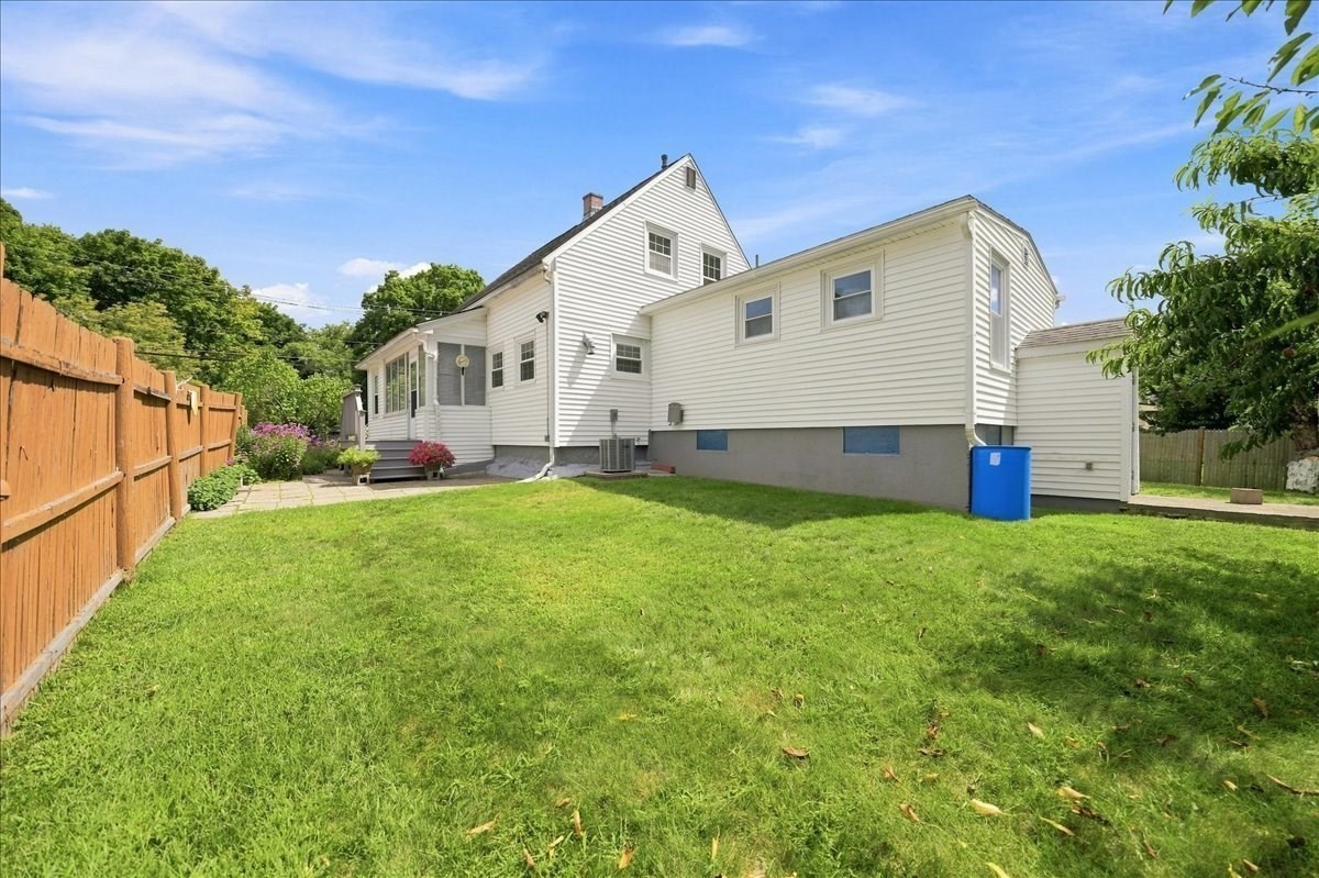 9 Oliver Street Property Photo 14
