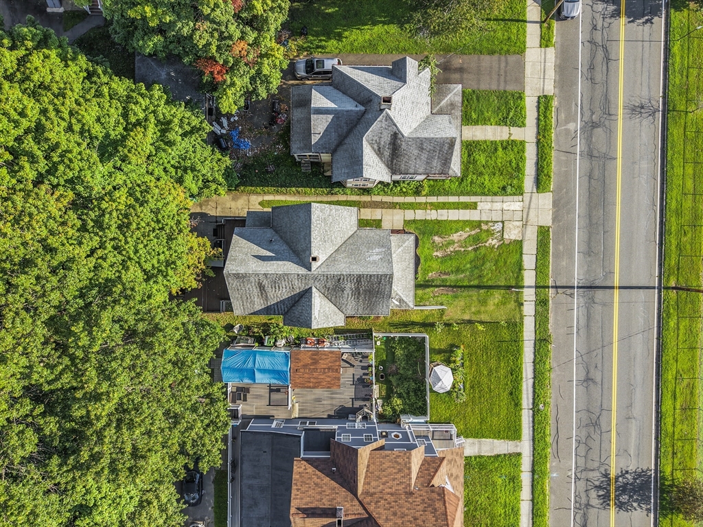 275 Broadway St Property Photo 2