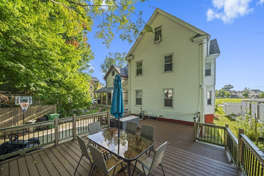 275 Broadway St Property Photo 6