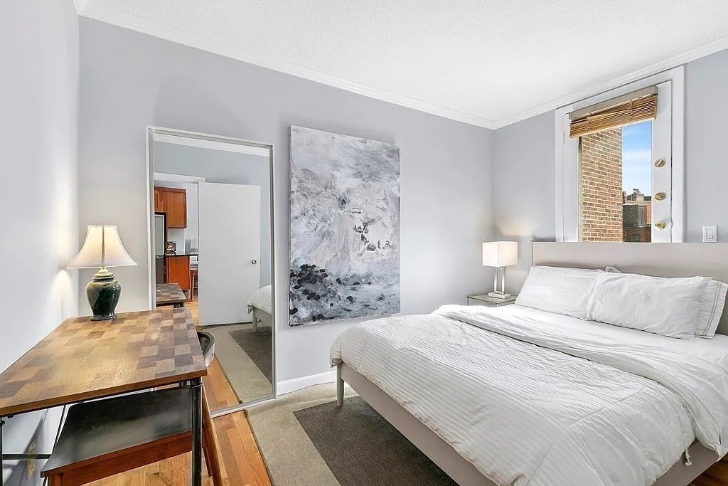 511 Beacon # R Property Photo 3