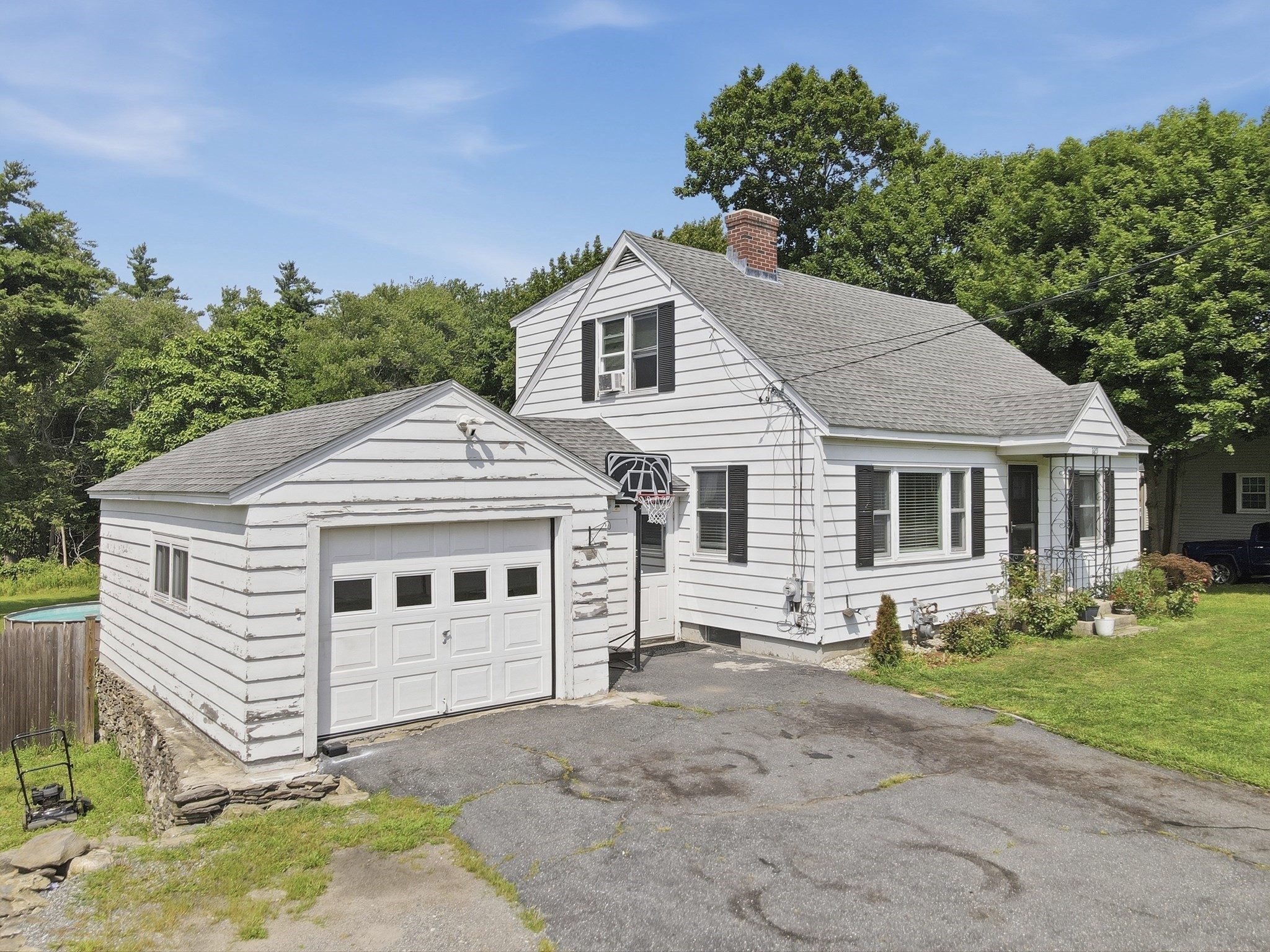 229 Whalom Rd Property Photo 38