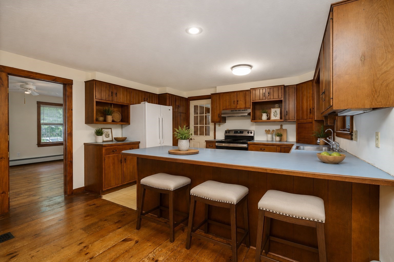 123 Saunders Street Property Photo 13