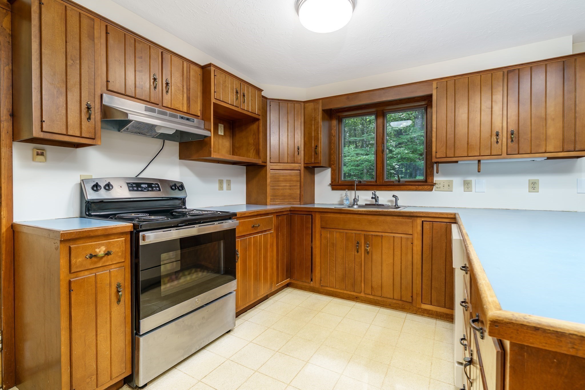 123 Saunders Street Property Photo 15