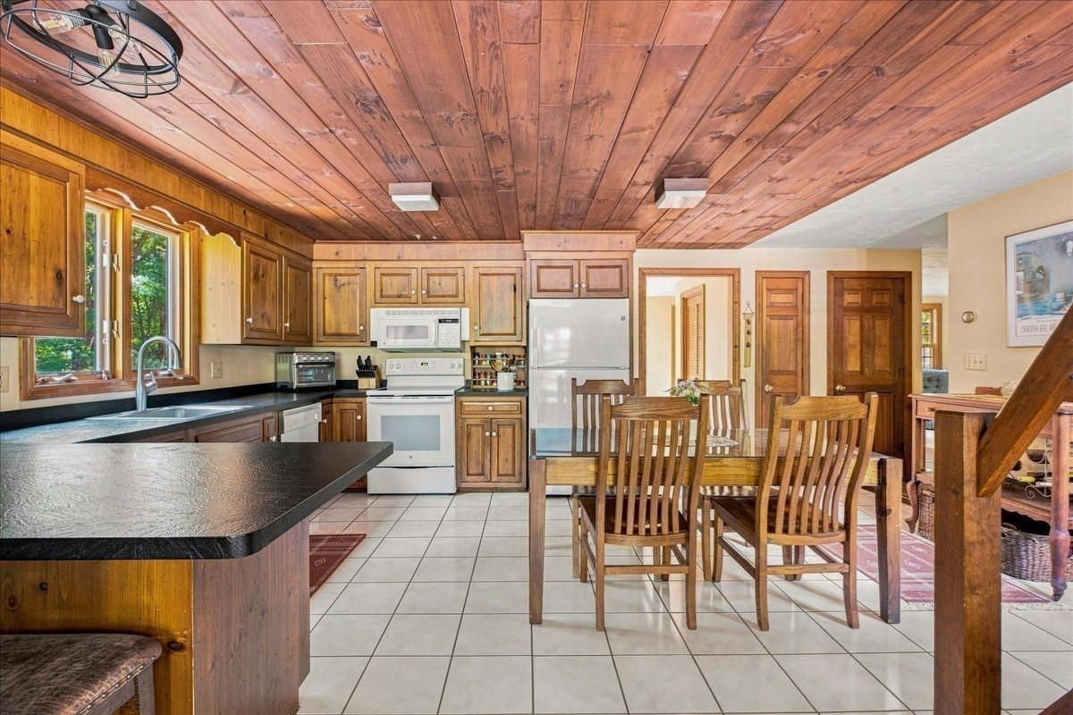 43 E Russell Mills Rd Property Photo 12
