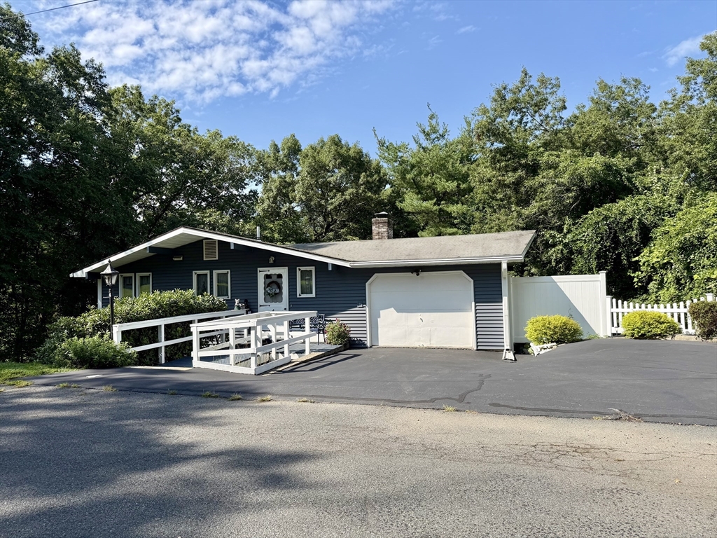 4 Highland Circle Property Photo 2