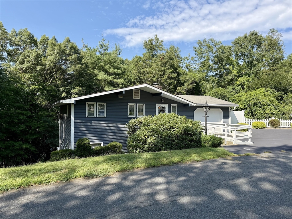 4 Highland Circle Property Photo 3