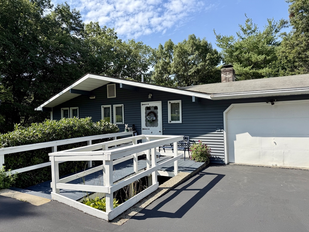 4 Highland Circle Property Photo 6