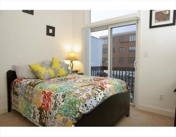 111 W 8th St # K Property Photo 3
