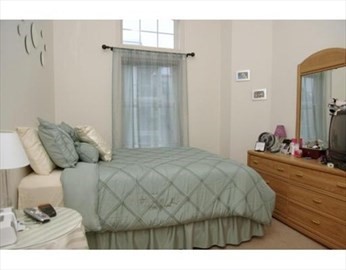 111 W 8th St # K Property Photo 4