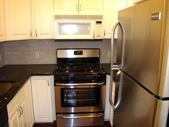 111 W 8th St # K Property Photo 8
