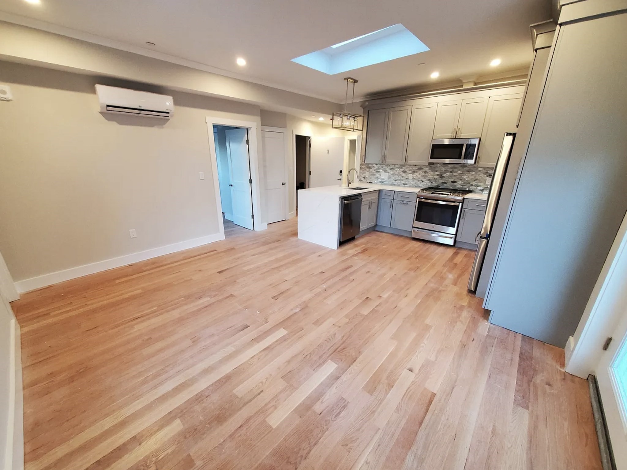 21 Wallingford Rd # 3 Property Photo 1