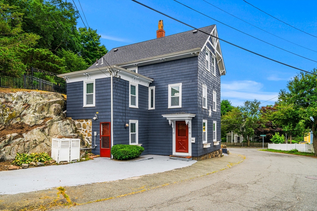 53 Sewall St Property Photo 1