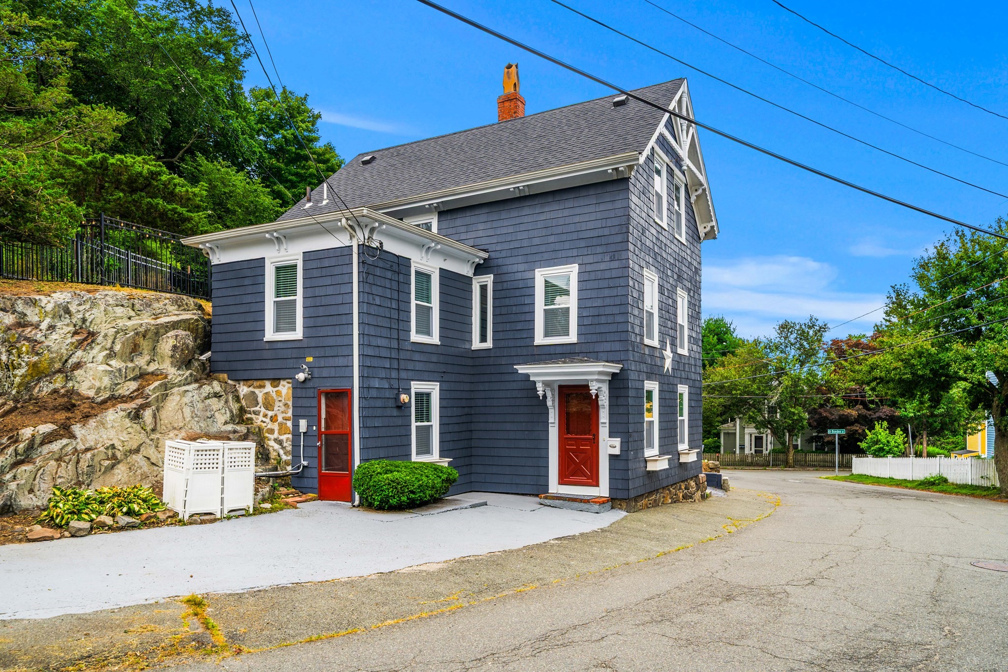 53 Sewall St Property Photo 1