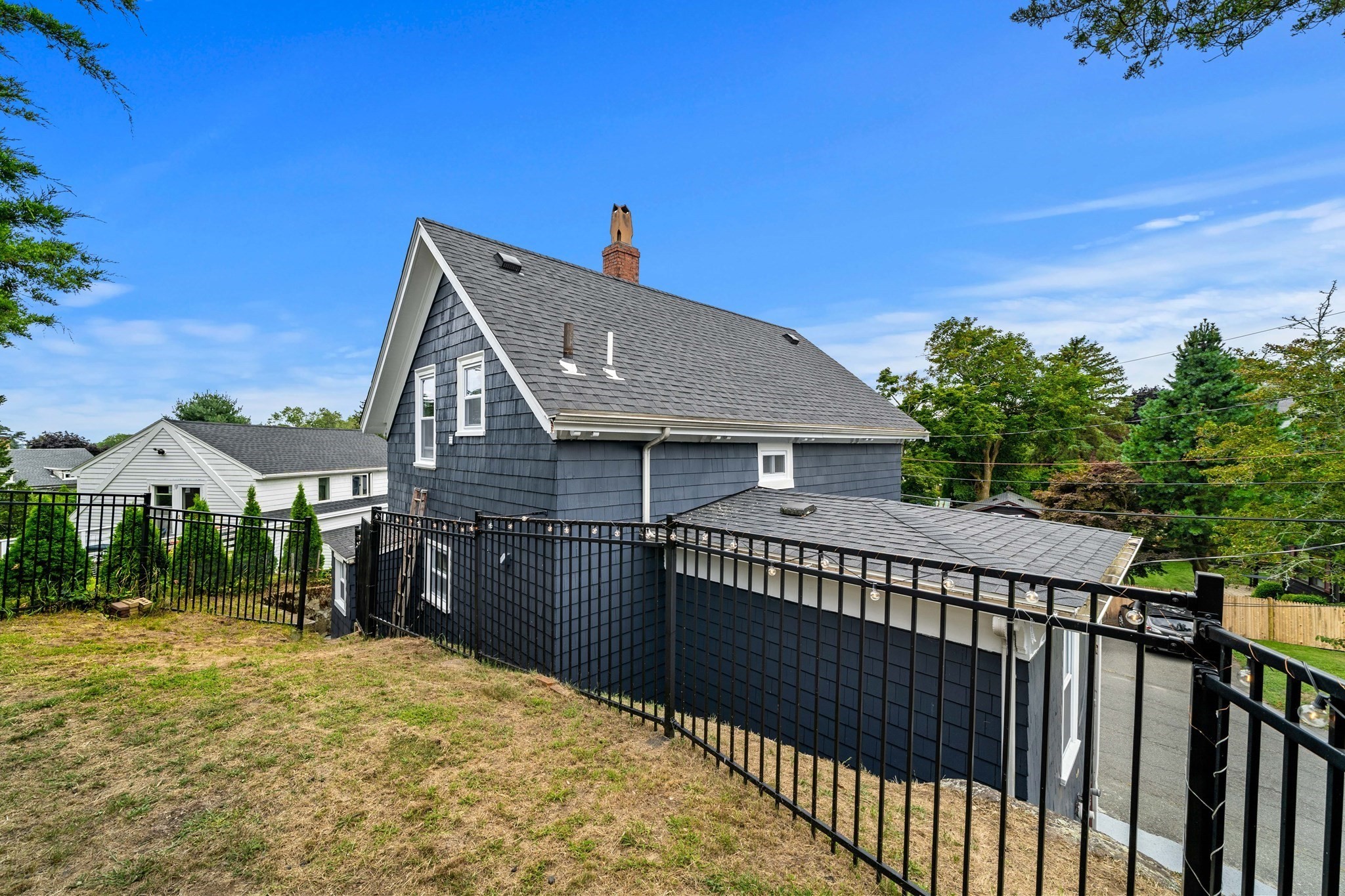 53 Sewall St Property Photo 24
