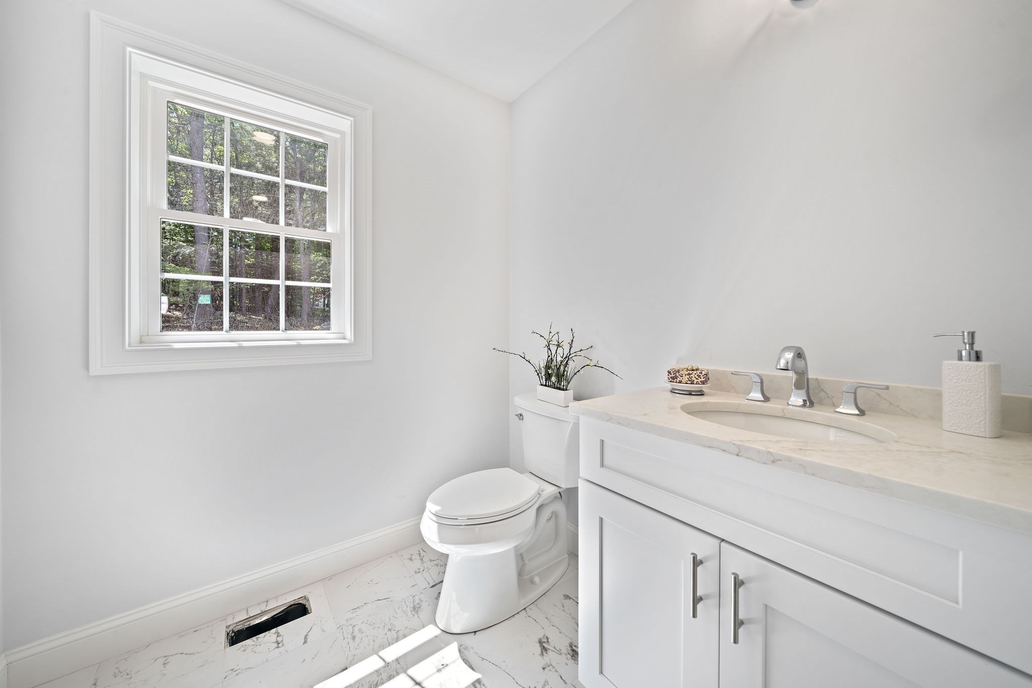 4 Clarendon Circle Property Photo 15