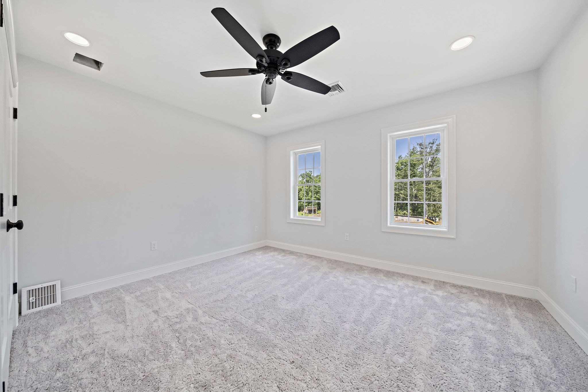 4 Clarendon Circle Property Photo 21