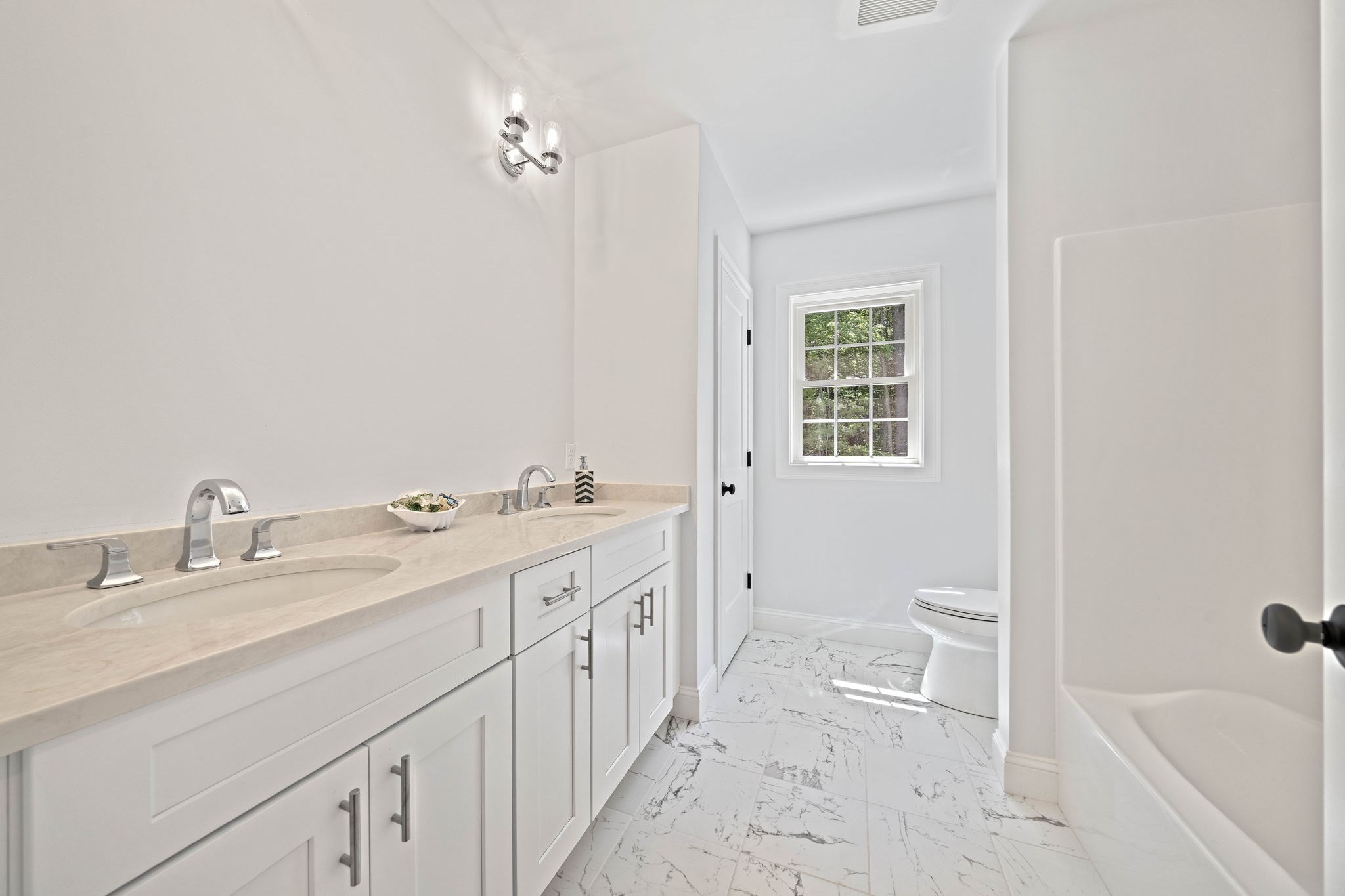 4 Clarendon Circle Property Photo 22