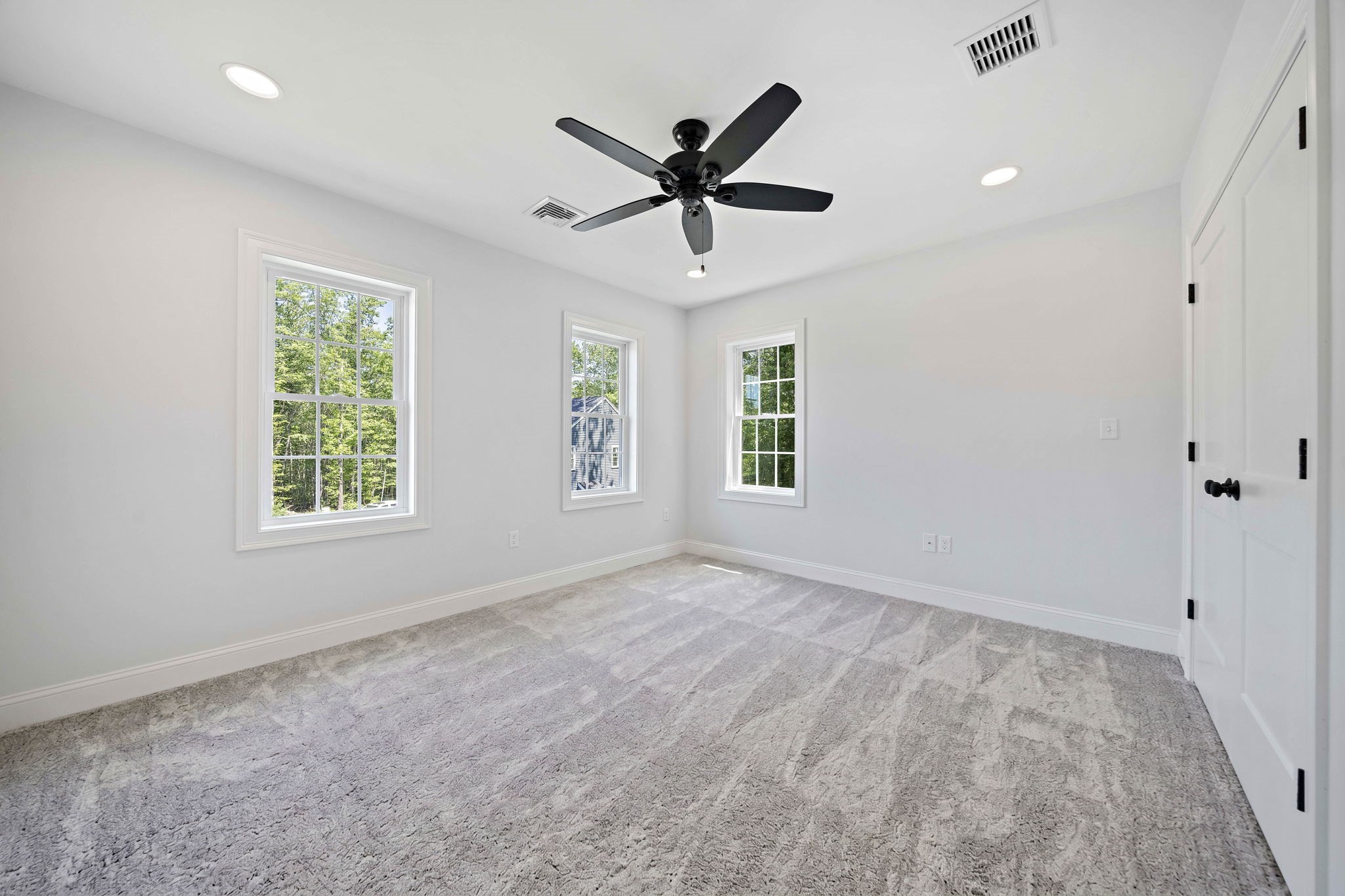 4 Clarendon Circle Property Photo 25