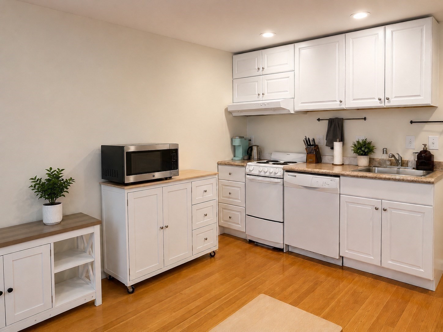 28 Phillips St # G Property Photo 4