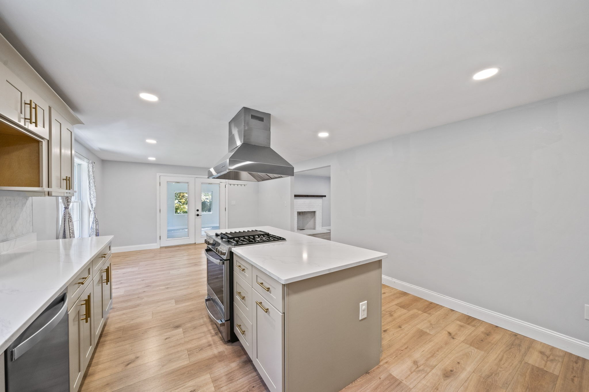 379 West Washington Street Property Photo 6