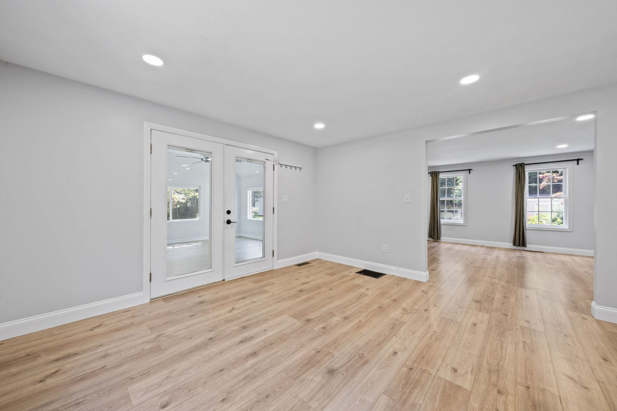 379 West Washington Street Property Photo 8