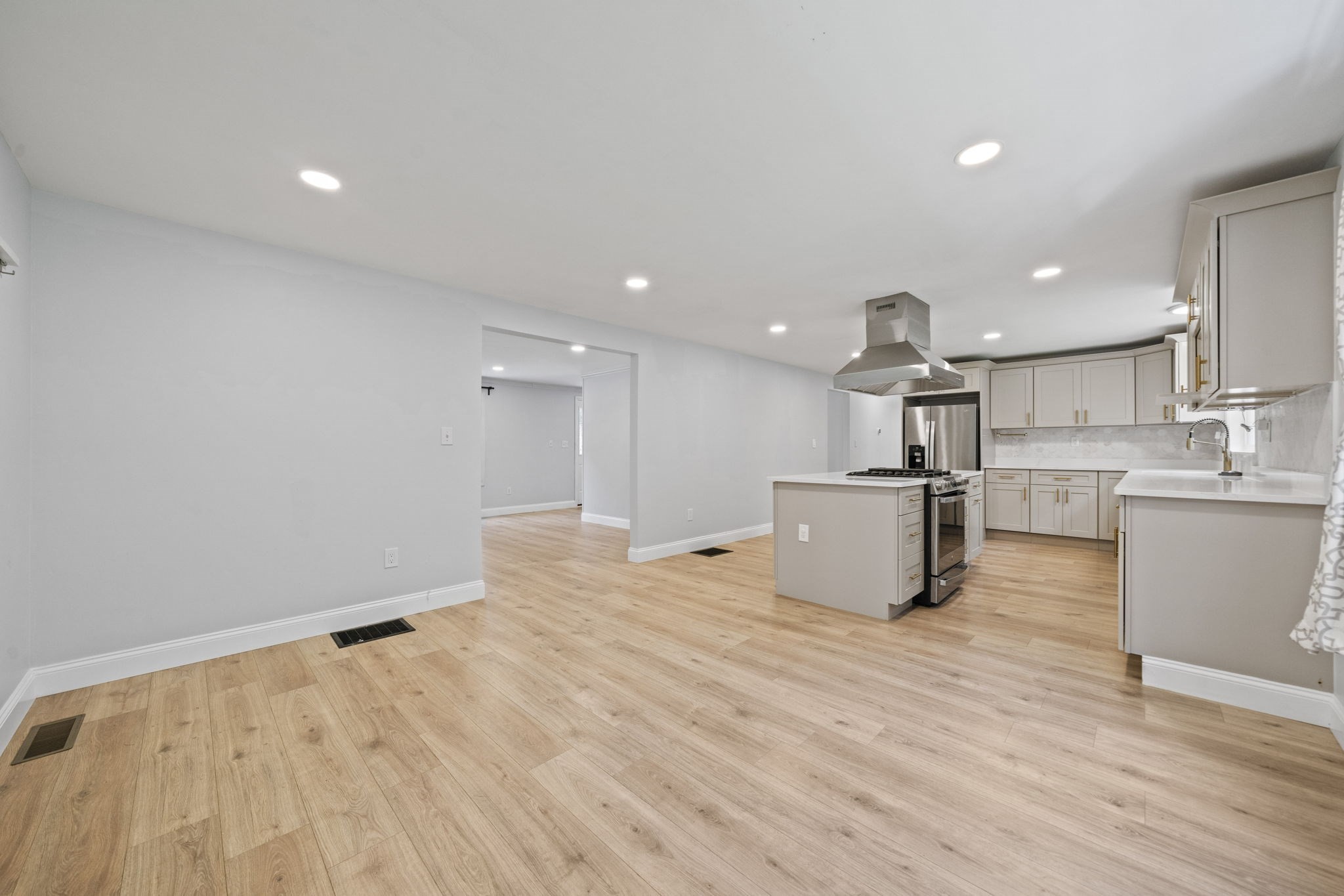 379 West Washington Street Property Photo 9