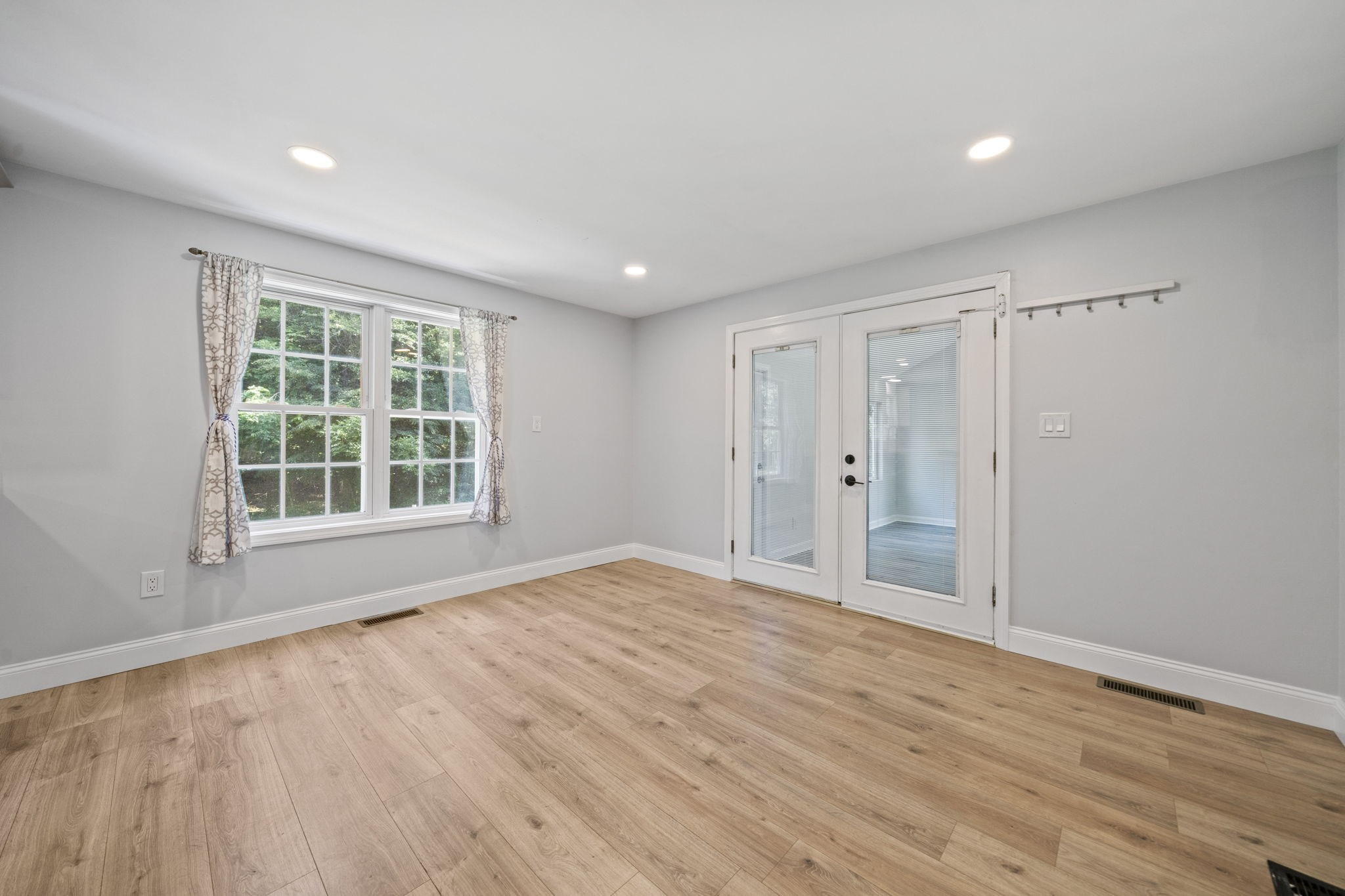 379 West Washington Street Property Photo 10