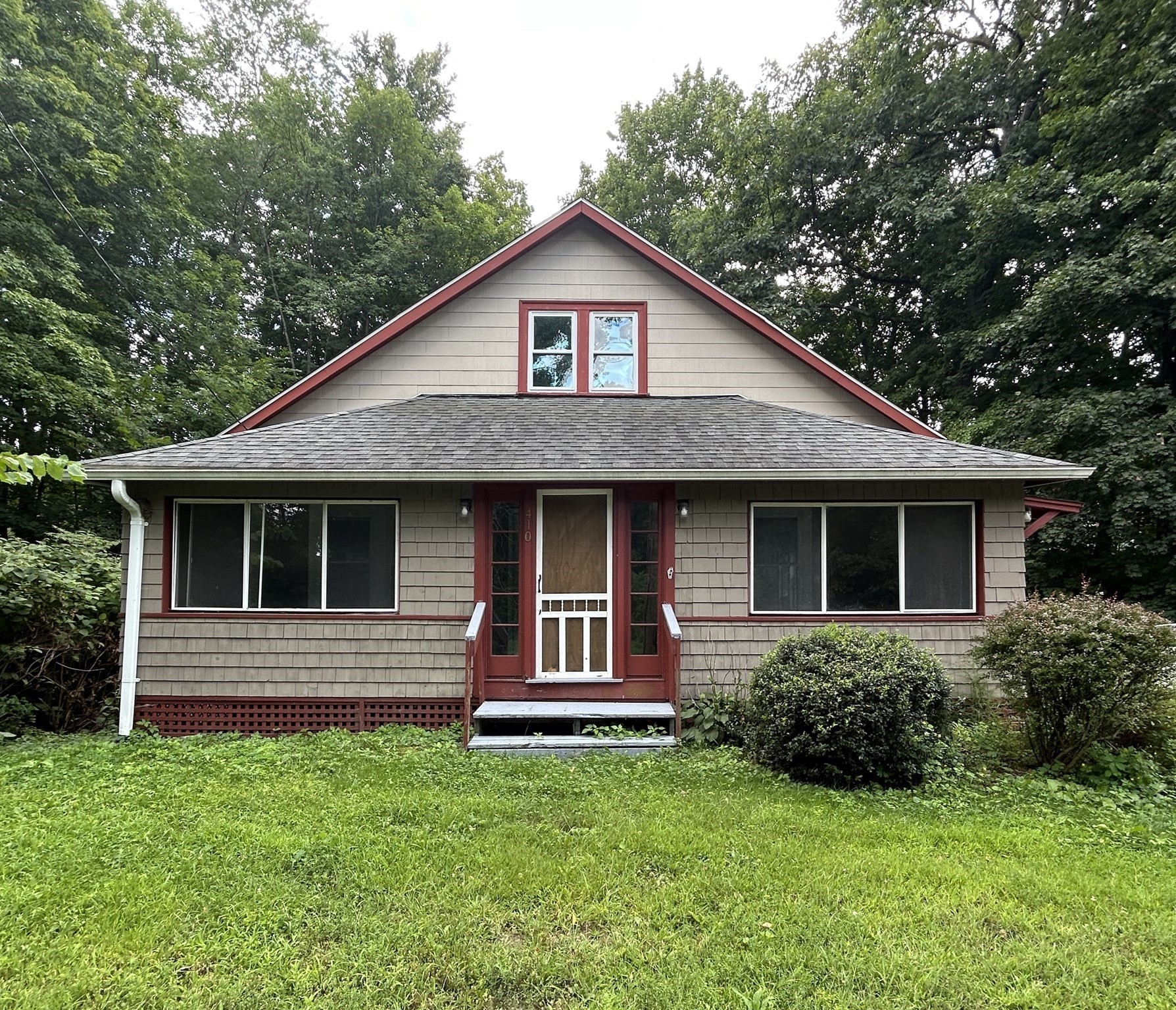 410 Silver St Property Photo 1