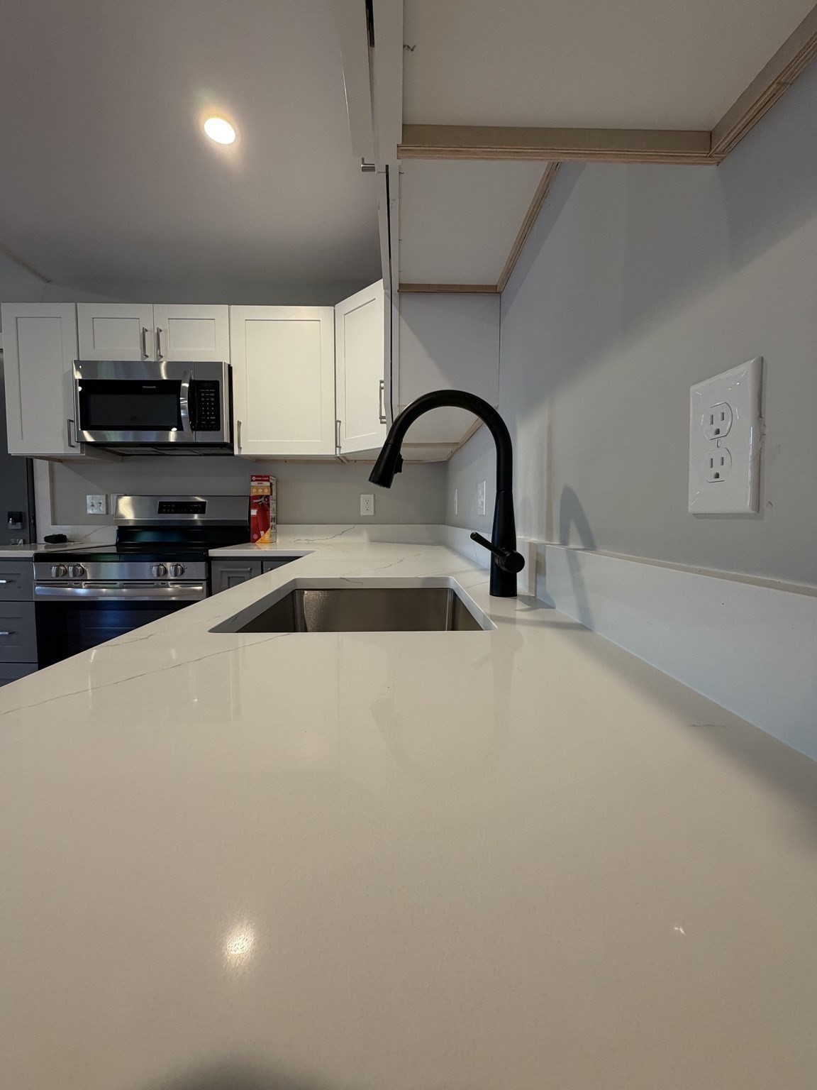 944 East St # 3 Property Photo 8